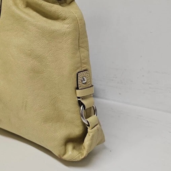 Coach Beige Leather Shoulder Bag - Picture 4 of 11